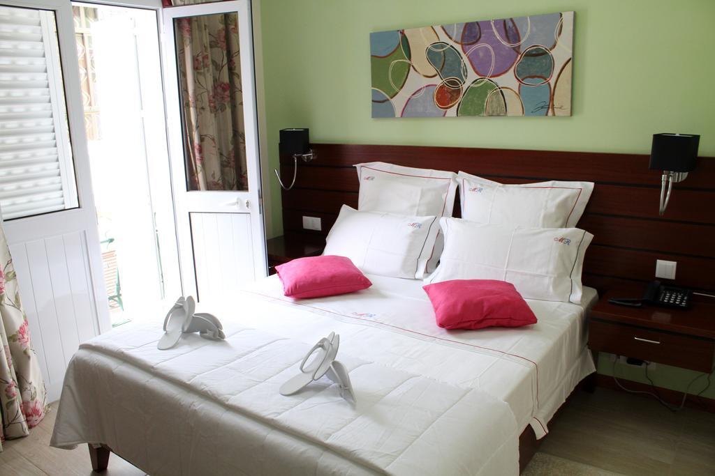 Mindelo Residencial Bed & Breakfast Exterior photo